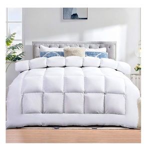 Queen Size White Comforter Down Alternative/ Duvet insert